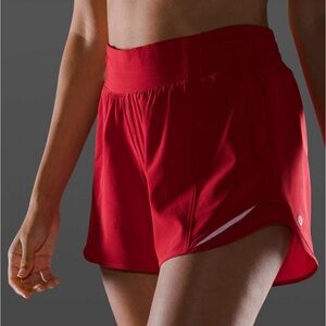 Lululemon 4” Hotty Hot shorts
